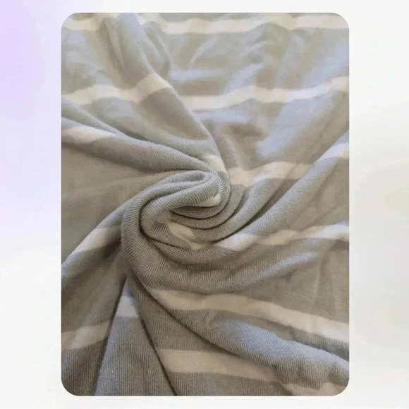 BCBGeneration Grey  White Striped Short Sleeve Mini Dress Size Small - Picture 8 of 9